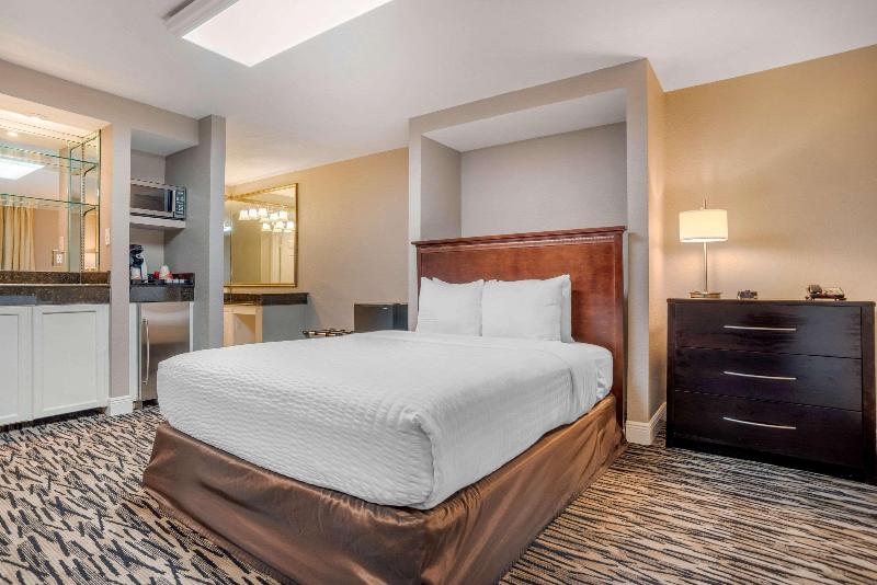 Clarion Inn Conference Center South Gonzales image