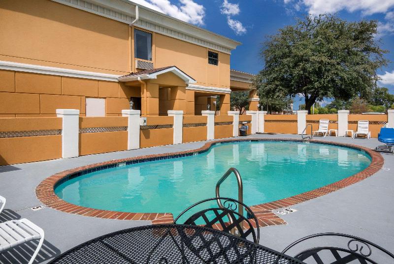 Quality Inn & Suites - Granbury image