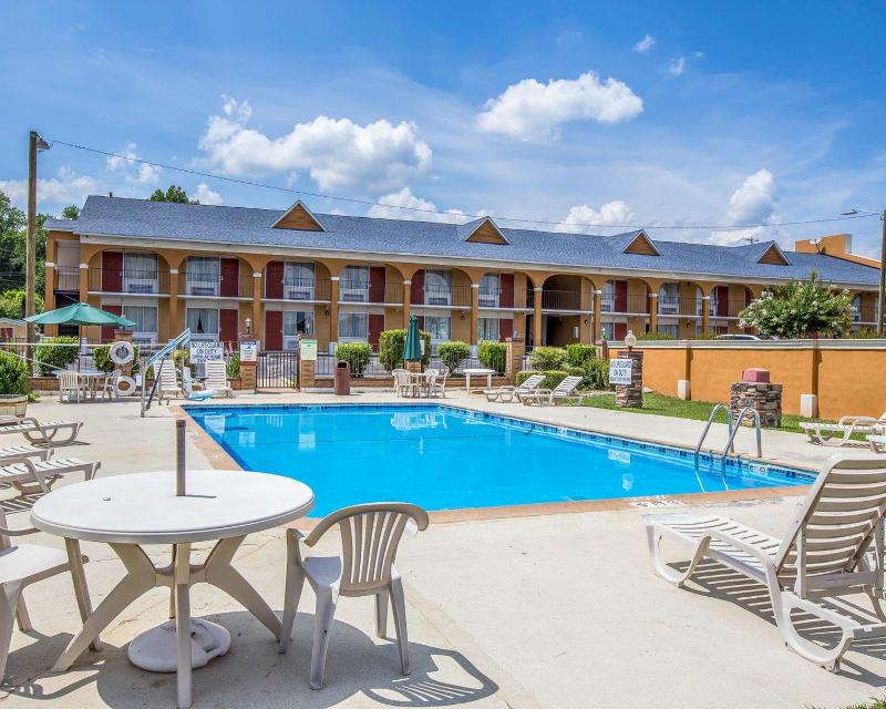 Quality Inn Greenwood Hwy 25 image