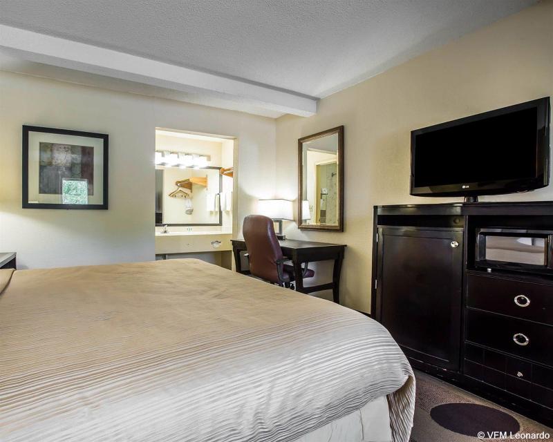 Quality Inn Greenwood Hwy 25 image