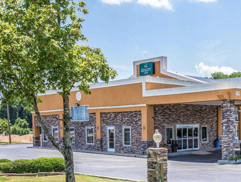 Quality Inn Greenwood Hwy 25 image