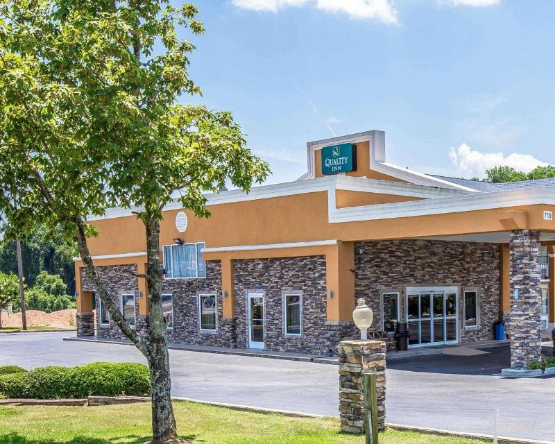 Quality Inn Greenwood Hwy 25 image
