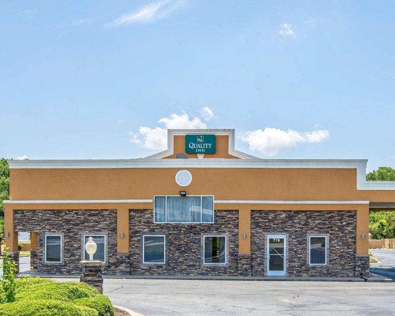 Quality Inn Greenwood Hwy 25 image