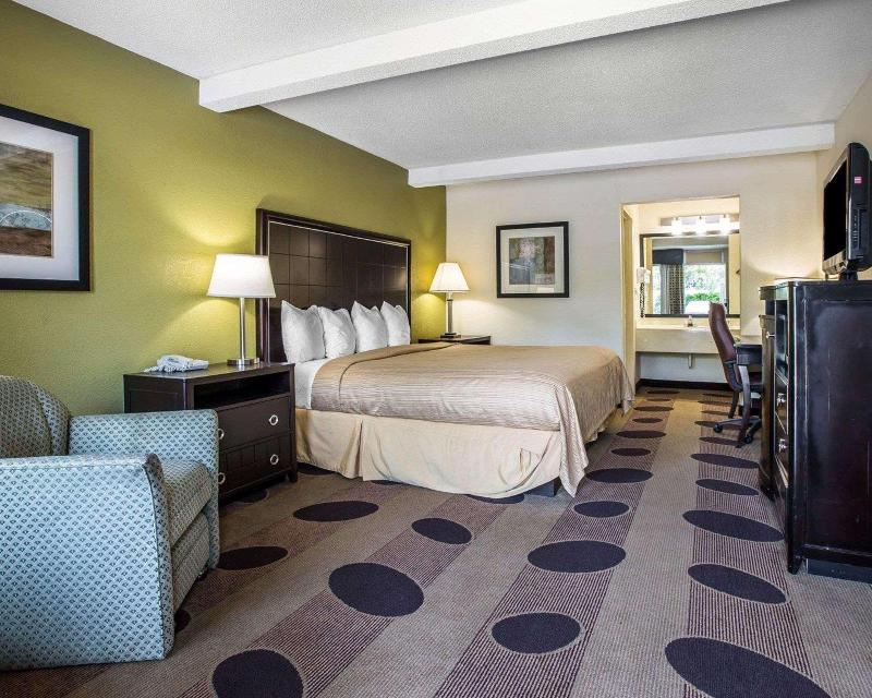 Quality Inn Greenwood Hwy 25 image
