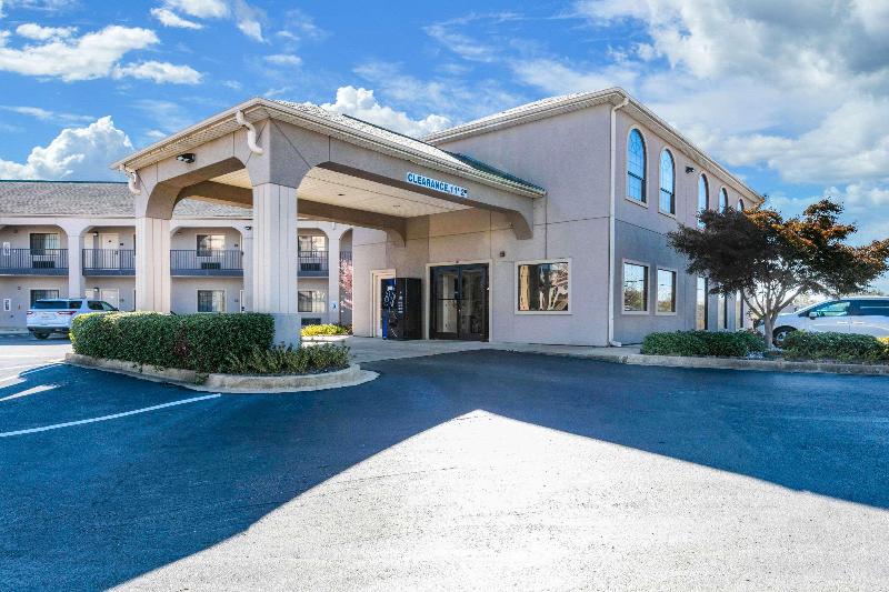Econo Lodge Inn And Suites Horn Lake - Southhaven image