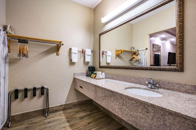 Econo Lodge Inn And Suites Horn Lake - Southhaven image