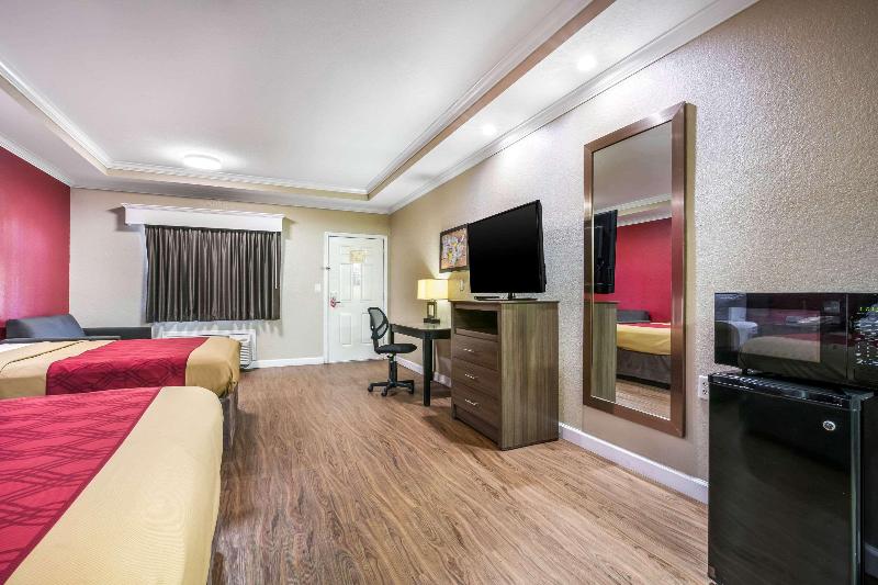 Econo Lodge Inn And Suites Horn Lake - Southhaven image