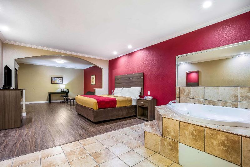 Econo Lodge Inn And Suites Horn Lake - Southhaven image