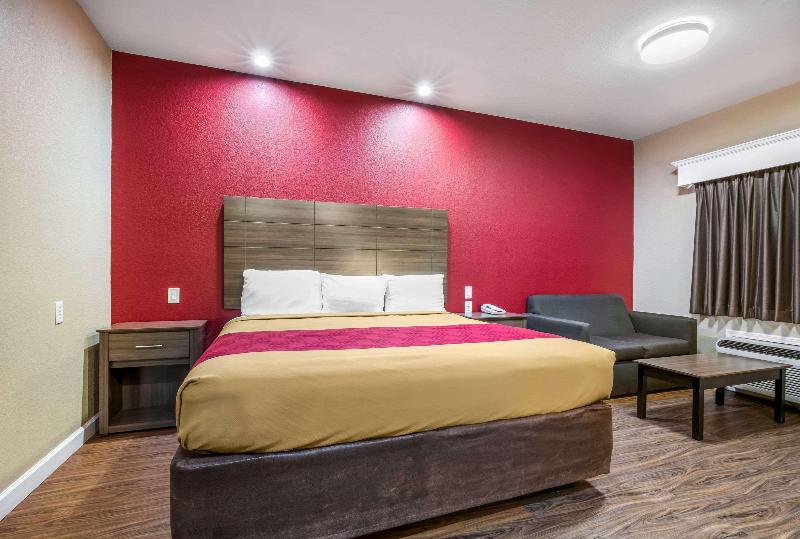 Econo Lodge Inn And Suites Horn Lake - Southhaven image
