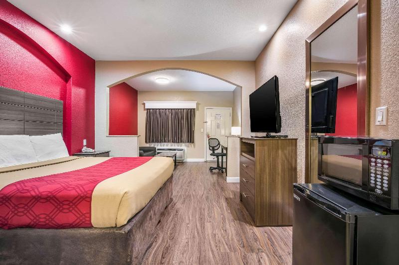 Econo Lodge Inn And Suites Horn Lake - Southhaven image