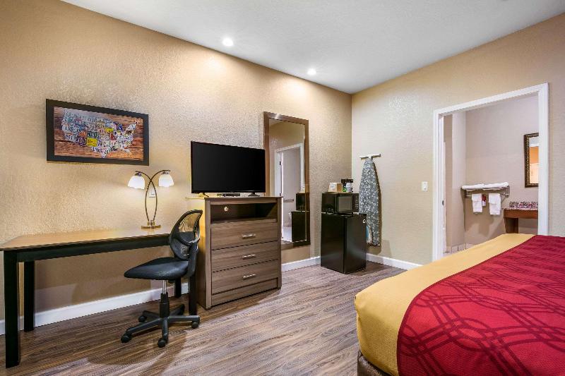 Econo Lodge Inn And Suites Horn Lake - Southhaven image