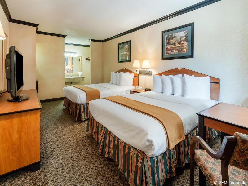 Quality Inn & Suites Lufkin Area image