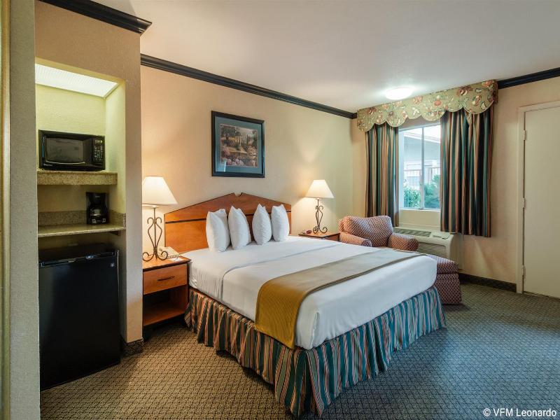 Quality Inn & Suites Lufkin Area image