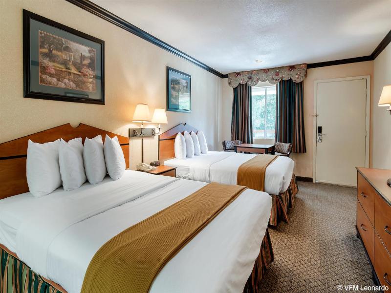 Quality Inn & Suites Lufkin Area image