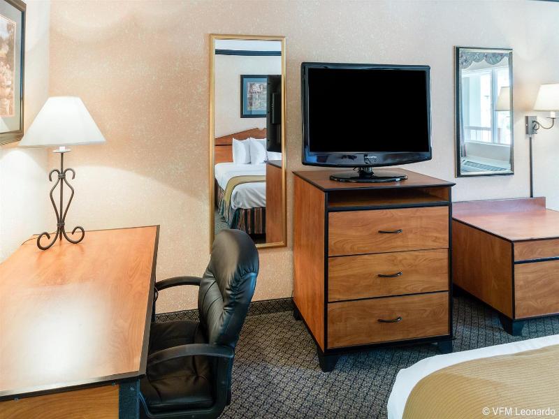 Quality Inn & Suites Lufkin Area image