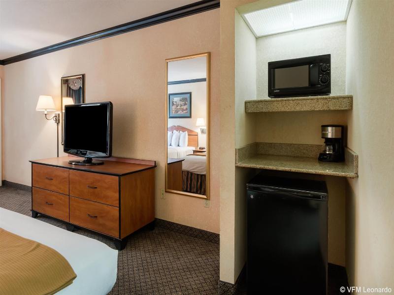 Quality Inn & Suites Lufkin Area image