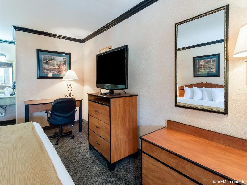 Quality Inn & Suites Lufkin Area image