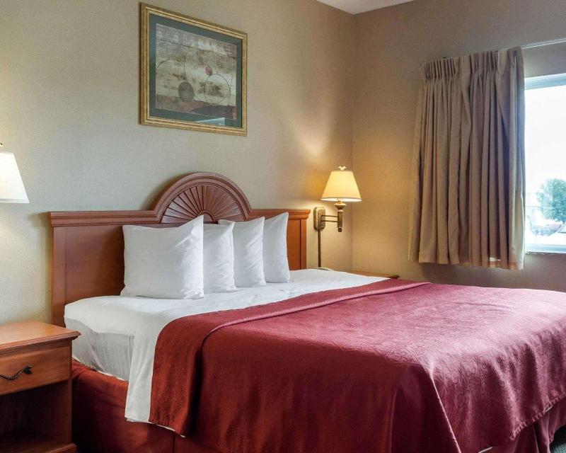 Quality Inn Brookings image