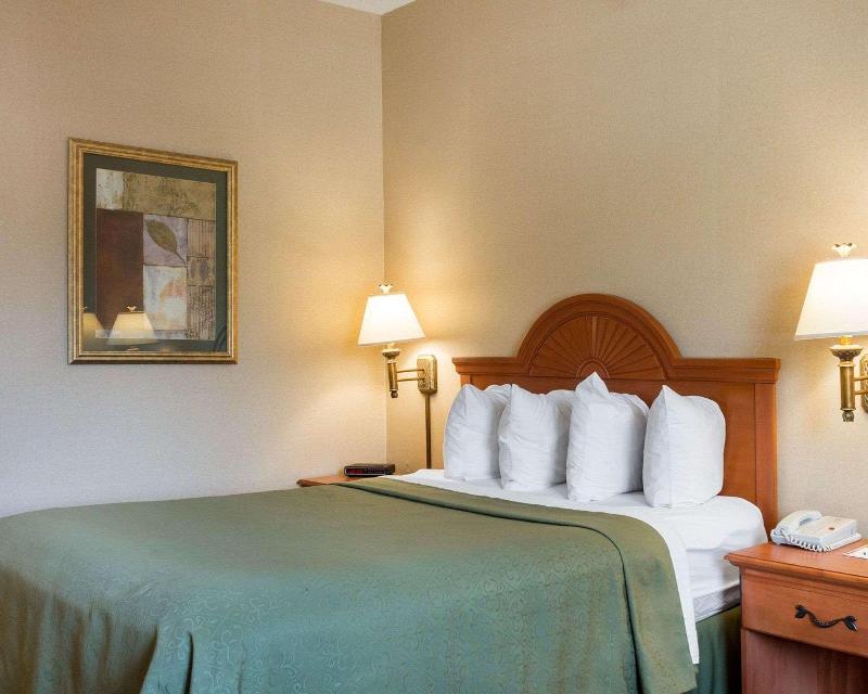 Quality Inn Brookings image