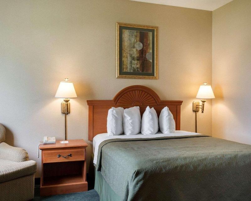 Quality Inn Brookings image