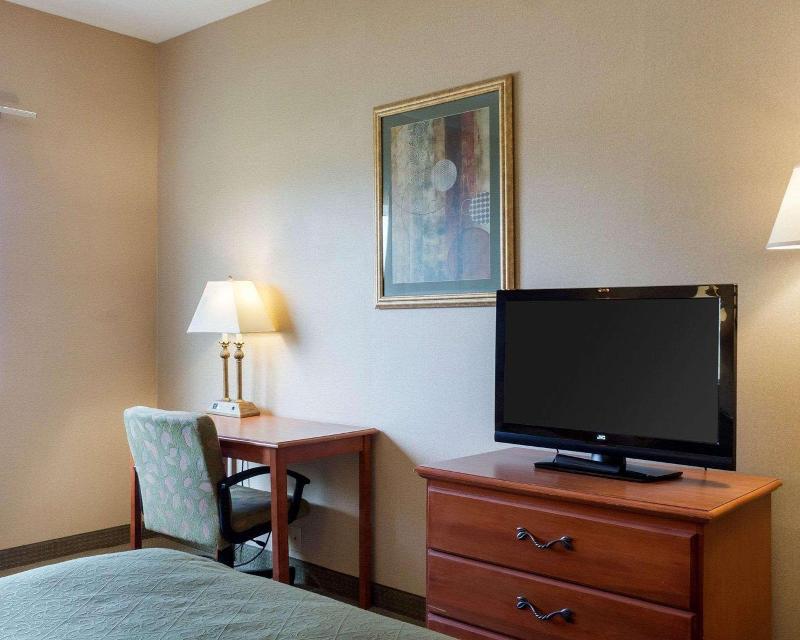 Quality Inn Brookings image