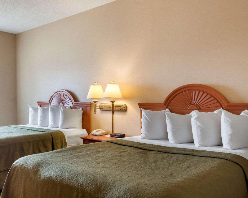 Quality Inn Brookings image