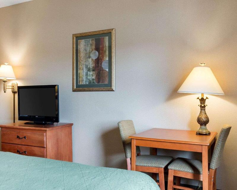 Quality Inn Brookings image
