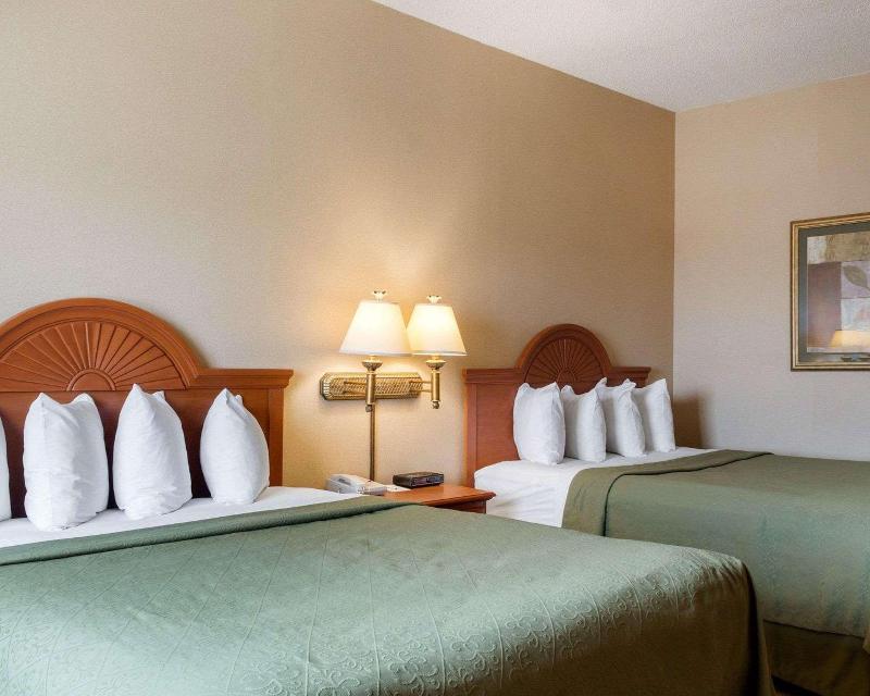 Quality Inn Brookings image