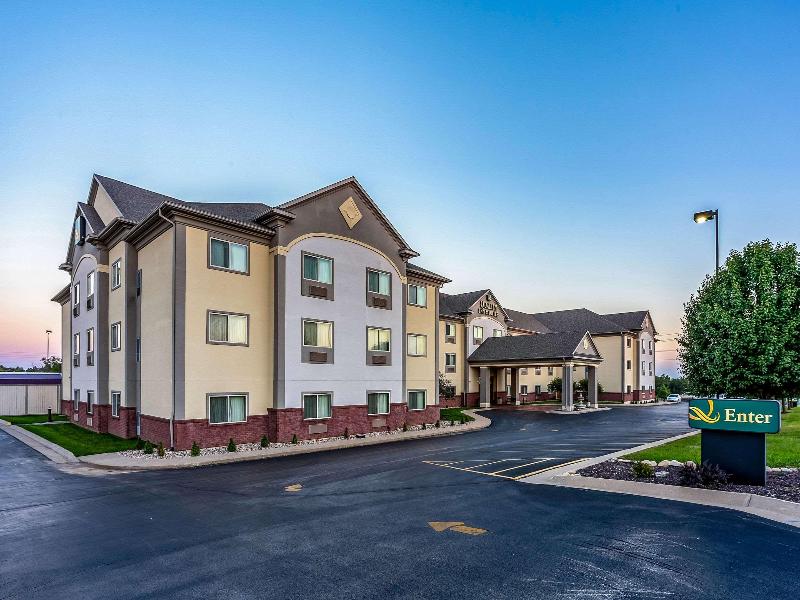 Quality Inn & Suites Mississippi River image
