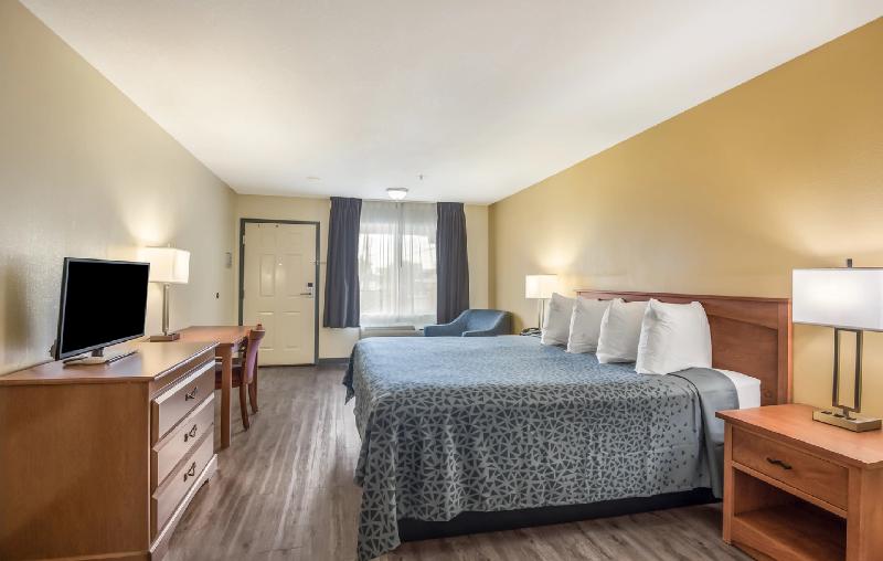 Econo Lodge Inn & Suites Lodi - Wine Country Area image