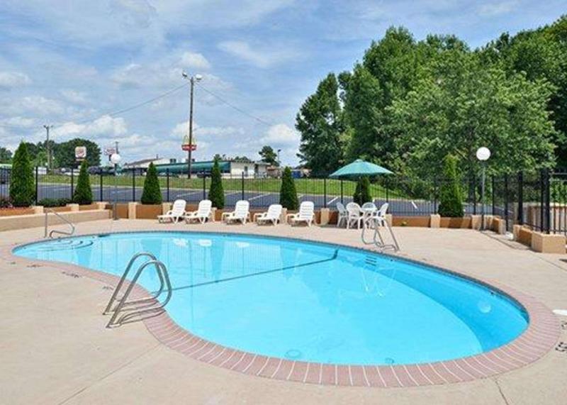 Quality Inn Asheboro South image