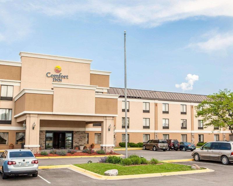 Comfort Inn Bourbonnais near I-57 image