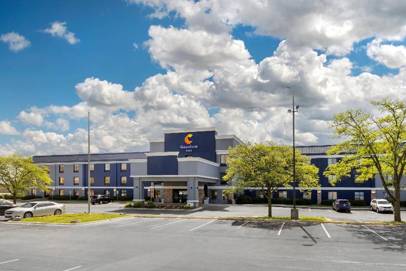 Comfort Inn Bourbonnais near I-57 image