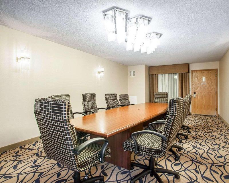 Comfort Inn Bourbonnais near I-57 image