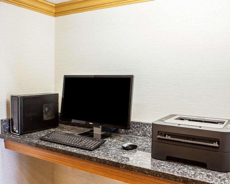 Comfort Inn Bourbonnais near I-57 image