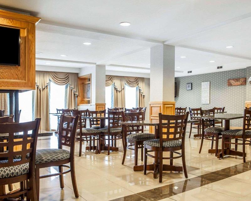 Comfort Inn Bourbonnais near I-57 image