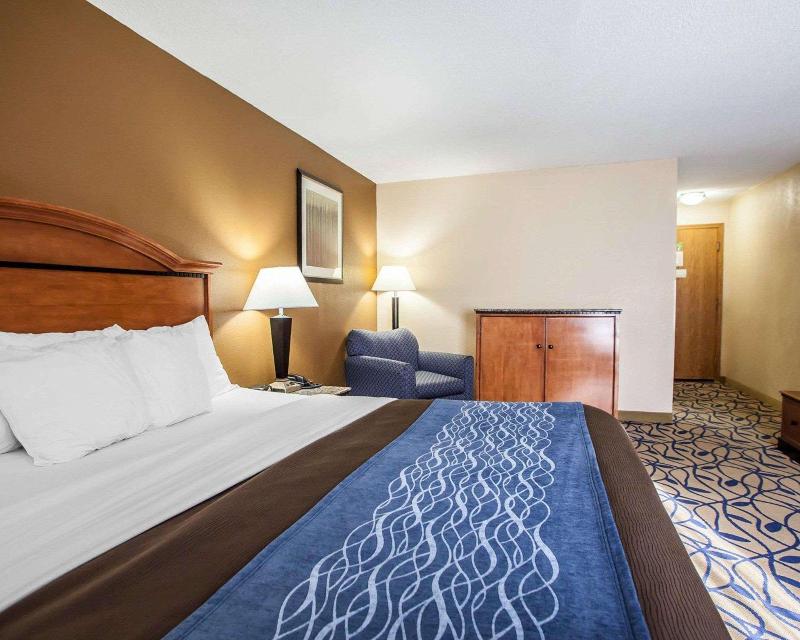 Comfort Inn Bourbonnais near I-57 image