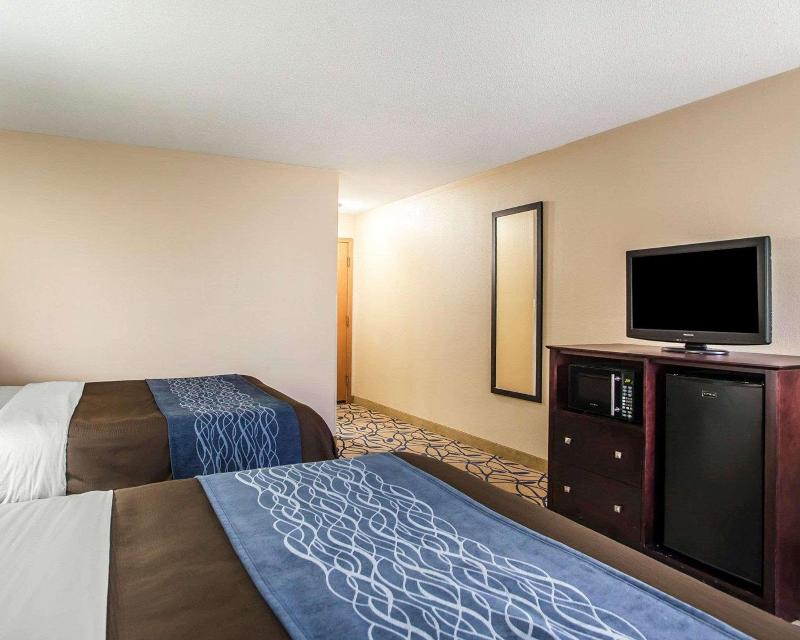 Comfort Inn Bourbonnais near I-57 image