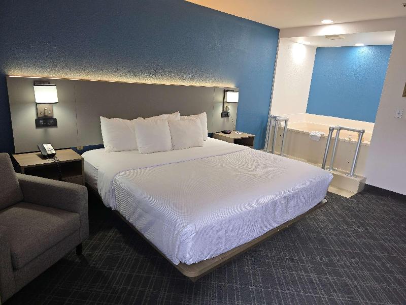 Comfort Inn Bourbonnais near I-57 image