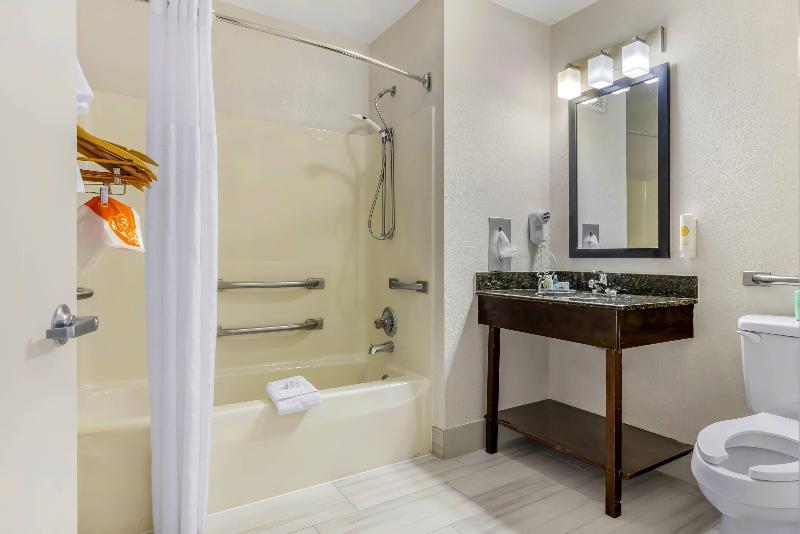 Comfort Inn Bourbonnais near I-57 image