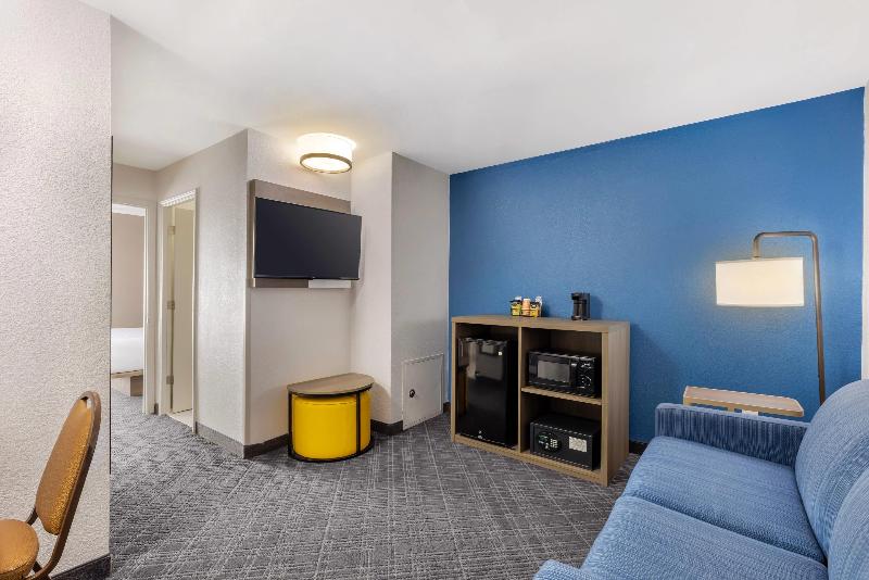 Comfort Inn Bourbonnais near I-57 image