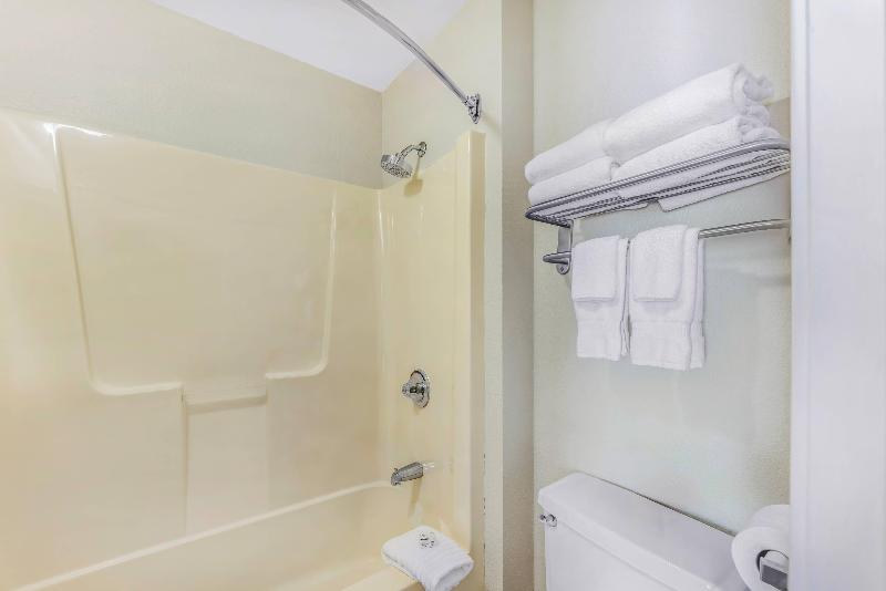 Comfort Inn Bourbonnais near I-57 image