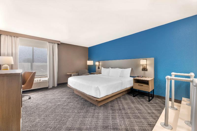 Comfort Inn Bourbonnais near I-57 image