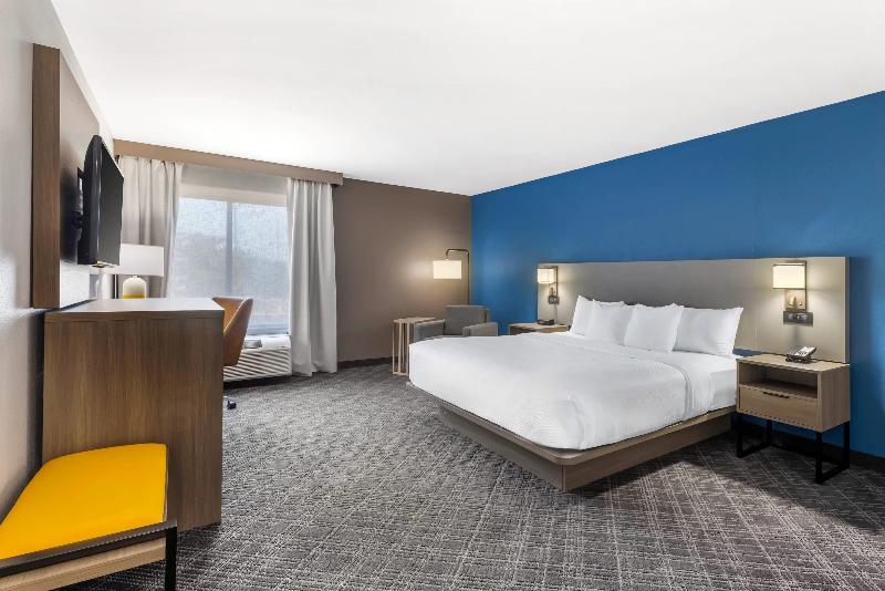 Comfort Inn Bourbonnais near I-57 image