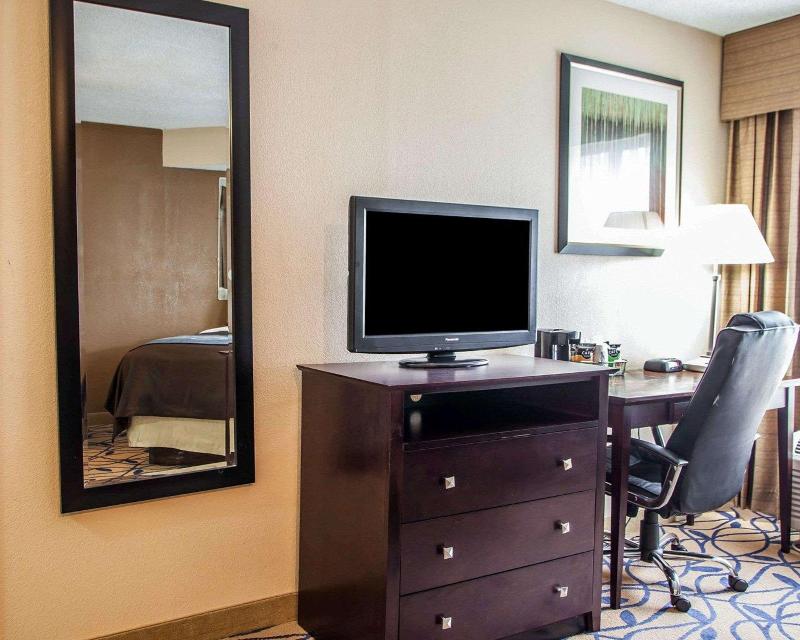 Comfort Inn Bourbonnais near I-57 image