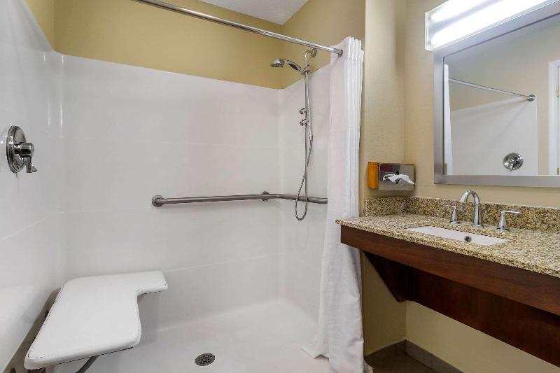 Comfort Inn Bristol image