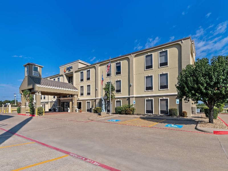 Comfort Inn Corsicana East image