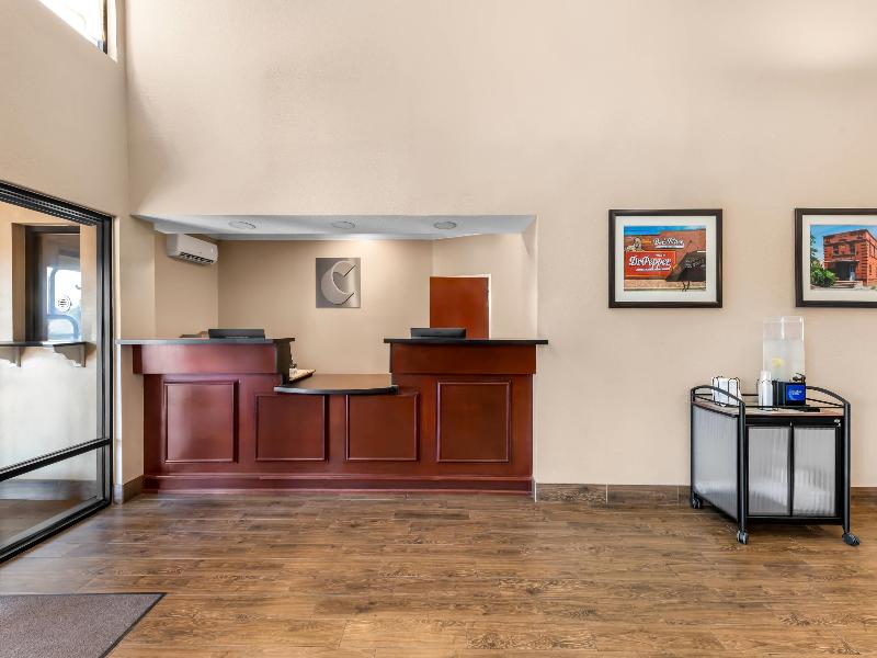 Comfort Inn Corsicana East image