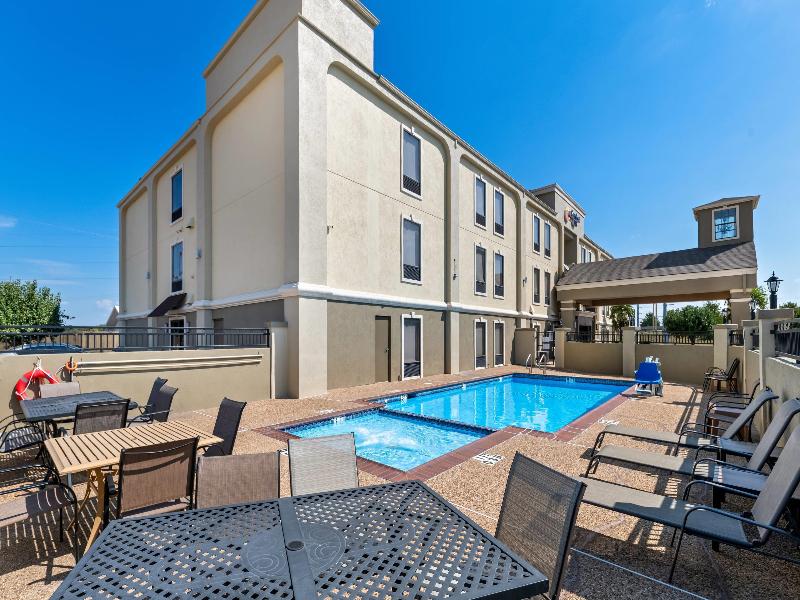 Comfort Inn Corsicana East image