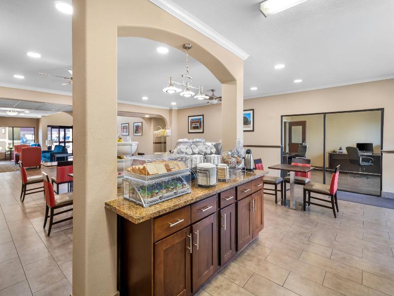 Comfort Inn Corsicana East image